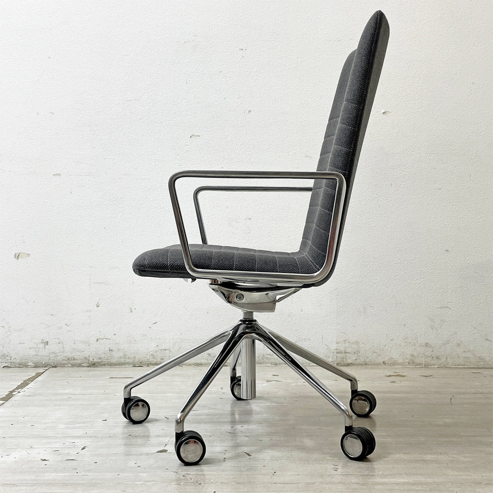 アンドリューワールド Andreu World フレックス エグゼクティブ Flex Executive インターミディエイトバック アームチェア デスクチェア アルミ キャスターベース ガス圧昇降 参考価格 ¥295,460- A ●
