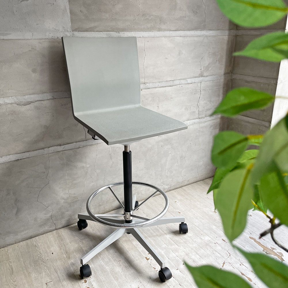 ヴィトラ Vitra ゼロフォー カウンター 04 Counter オフィスチェア ハイチェア カウンターチェア グレー キャスターチェア マールテン・ヴァン・セーヴェレン ♪
