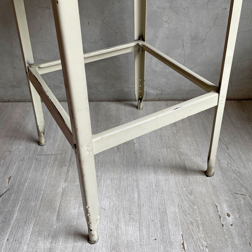 リオン LYON ファクトリー スツール FACTORY STOOL Lサイズ Putty White プレスウッドシート P.F.S取り扱い C♪