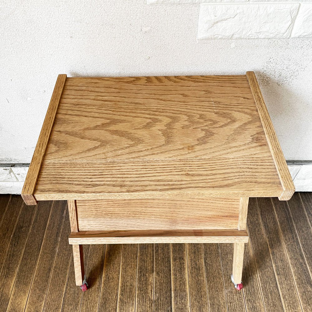 ライフファニチャー LIFE FURNITURE オークサイドテーブル BI OAK SIDE TABLE ブックラック＆キャスター付 W45.5cm 定価￥22,000- ◎