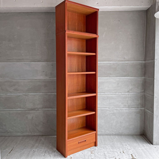 ジャパンビンテージ Japan Vintage チーク材 スリムシェルフ ブックシェルフ 本棚 オープンシェルフ 飾り棚  棚板可動式 上台付き ♪