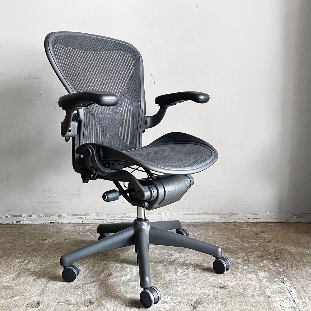 ハーマンミラー Herman Miller アーロンチェア クラシック Bサイズ ポスチャーフィット フル装備 グラファイトベース デスクチェア オフィスチェア ■