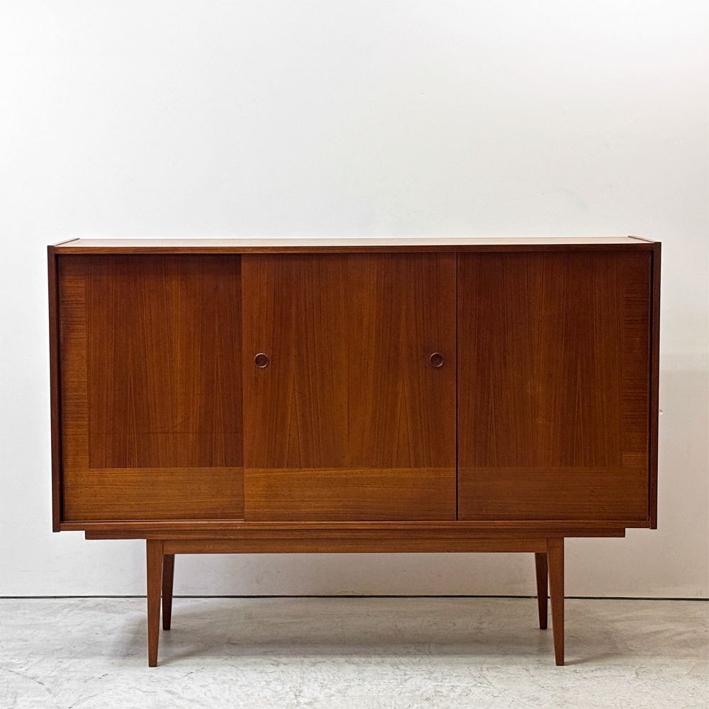 デンマークビンテージ Danish Vintage チーク材 キャビネット サイドボード 3ドア 2ドロワー レッグ脱着可能 北欧家具 ●