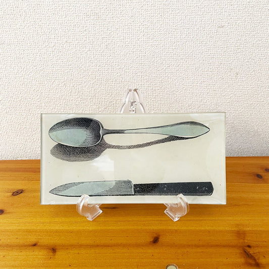 ジョンデリアン JOHN DERIAN デコパージュプレート フラットウェア Flatware スプーン＆ナイフ 飾り皿 W22.5cm プレートハンガー付 アッシュペーフランス H.P. FRANCE 取扱 ◎