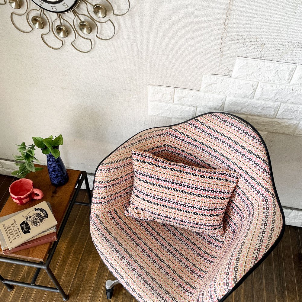 ハーマンミラー Herman Miller アームシェルチェア モダンファニチャーセールス FRP製 ホワイトシェル マハラム・アラベスク生地 ジラード コントラクトキャスターベース C&R イームズ ◎