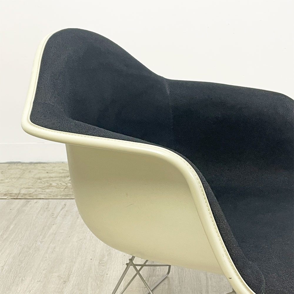 ハーマンミラー Herman Miller アームシェルチェア 現行FRP製 アプホルスター ファブリック ブラック キャッツクレイドル ラウンジベース ミッドセンチュリー C&R イームズ ●
