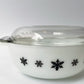 パイレックス Pyrex スノーフレーク ガーランド Snowflake キャセロール 蓋付 ミルクガラス ガラス イギリス JAJ製 オールドパイレックス ビンテージ ■