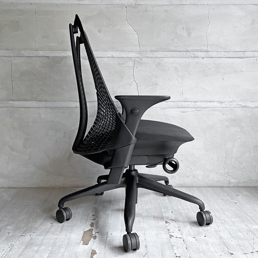 ハーマンミラー HermanMiller セイルチェア SAYL Chair デスクチェア ブラック サスペンションミドルバック アジャスタブルアーム キャスター付 イヴ・ベアール ♪