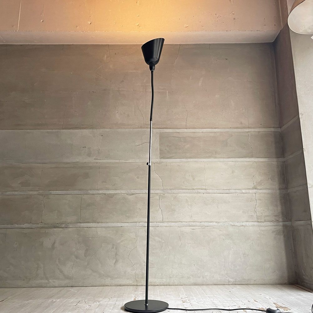 アンドトラディション &Tradition ベルビュー フロア ランプ AJ7 Bellevue Floor Lamp ブラック アルネ・ヤコブセン Arne Jacobsen デンマーク 北欧照明 廃番カラー 参考定価￥¥198,000-♪