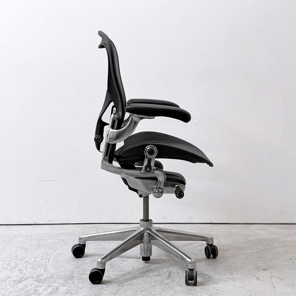 ハーマンミラー Herman Miller アーロンチェア リマスタード フル装備 Bサイズ ポリッシュドアルミニウムベース ポスチャーフィット ビル・スタンフ ＆ ドン・チャドウィック ●