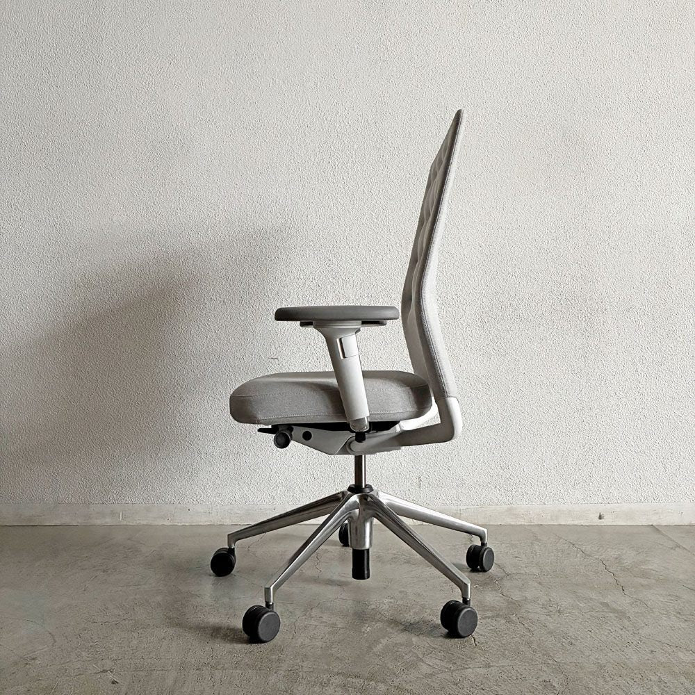 ヴィトラ vitra IDトリム ID Trim オフィスチェア デスクチェア ファブリックシート ライトグレー系 ハイバック 2Dアームレスト アントニオ・チッテリオ 参考定価￥209,000- 〓