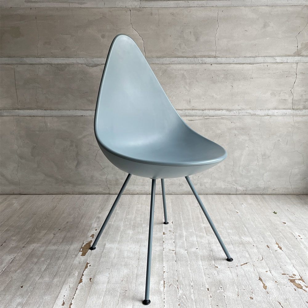 フリッツハンセン Fritz Hansen ドロップチェア DROP ダイニングチェア ストームブルー 脚塗装 プラスチック スチールパイプ アルネ・ヤコブセン デンマーク 廃番カラー 現行定価￥55,880- ♪