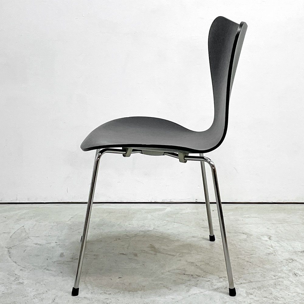 フリッツハンセン Fritz Hansen セブンチェア ダイニングチェア カラードアッシュ ブラック アルネ・ヤコブセン 北欧 デンマーク 定価￥76,780- B ●