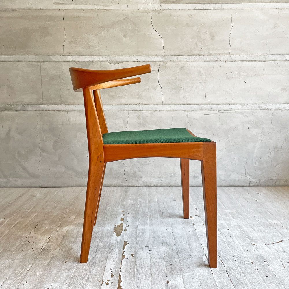 ウッドユウライクカンパニー WOOD YOU LIKE COMPANY アイチェア クッション AI CHAIR ハーフアームチェア チェリー無垢材 ファブリック グリーン 座面張替済 A ♪