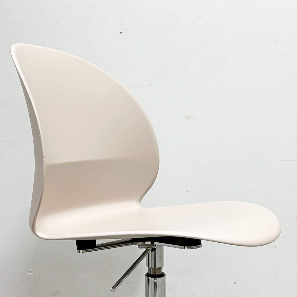 フリッツハンセン Fritz Hansen エヌゼロツー N02 リサイクルチェア キャスターチェア デスクチェア 佐藤オオキ nendo オフホワイト 参考定価￥91,080- ●