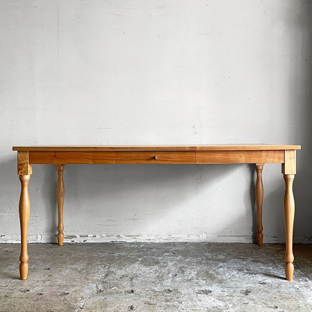 ハナレ木 HANALEGI フィールドテーブル Field table ダイニングテーブル オニグルミ材 W150cm ドロワー 挽き物脚 クラフトファニチャー ■