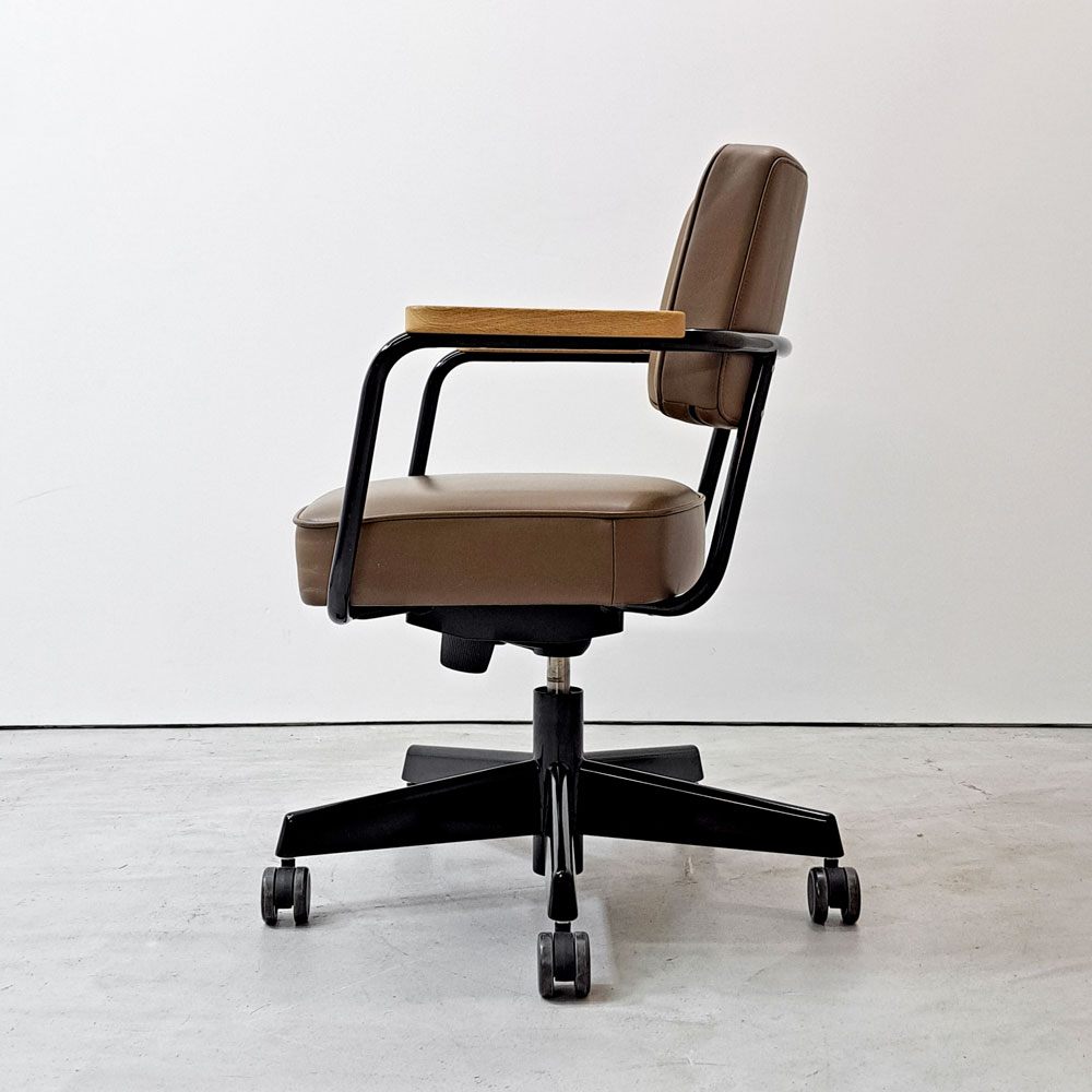 ヴィトラ vitra フォトゥイユ ディレクション ピボタン Fauteuil Direction Pivotant デスクチェア オフィスチェア 本革 ナチュラルオーク 昇降機能 ジャン・プルーヴェ Jean Prouve ●