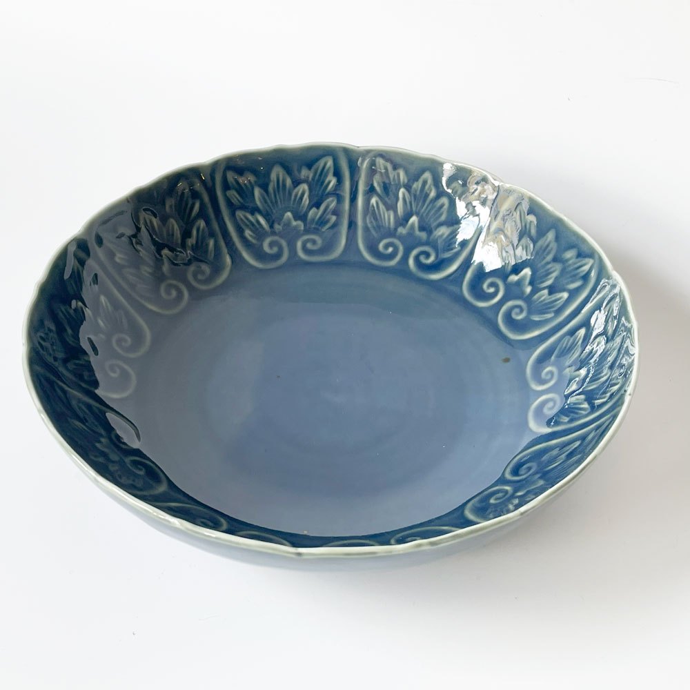 宮岡麻衣子 瑠璃釉 輪花陽刻 牡丹文七寸鉢 深皿 和皿 盛付皿 現代作家 陶芸 ★
