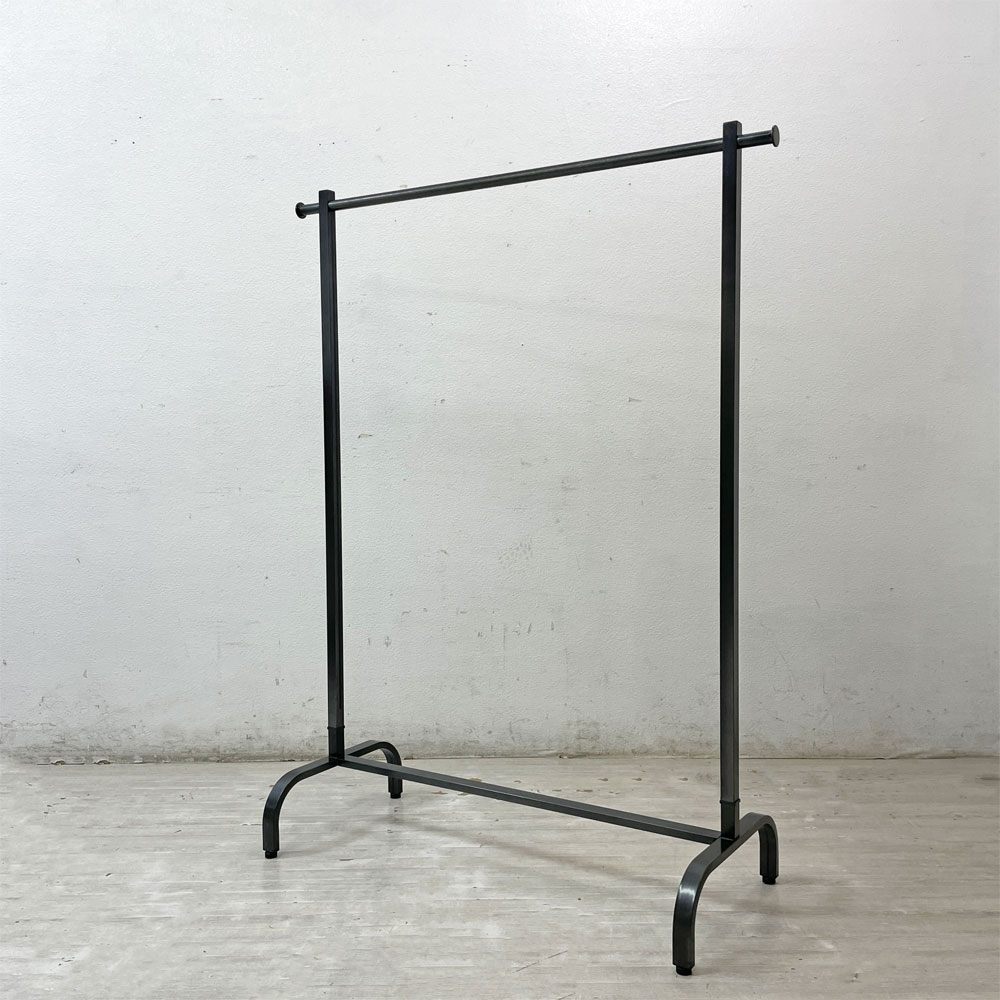 インダストリアルデザイン Industrial design スチール製 ハンガーラック W105cm アジャスター付き 店舗什器 工業系 ●