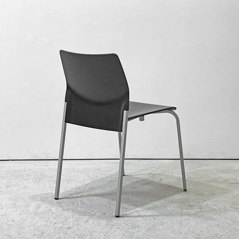 カッシーナイクスシー Cassina ixc. ロビン ROBIN スタッキングチェア ダイニングチェア プライウッド ブラック モダンデザイン 廃番 A ●