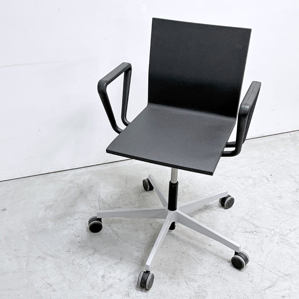ヴィトラ vitra ゼロフォー 04. スタジオチェア アームレスト付 マールテン・ヴァン・セーヴェレン 昇降機能 ブラック ●