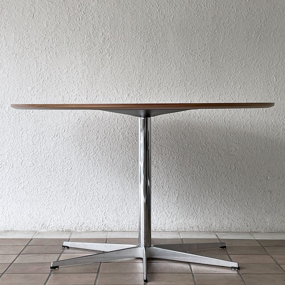 フリッツハンセン Fritz Hansen 円テーブル A825 ダイニングテーブル Φ120cm ウォールナット天板 アルネ・ヤコブセン 天板未使用品 2026年製 北欧家具 デンマーク 定価￥617,980- ◇