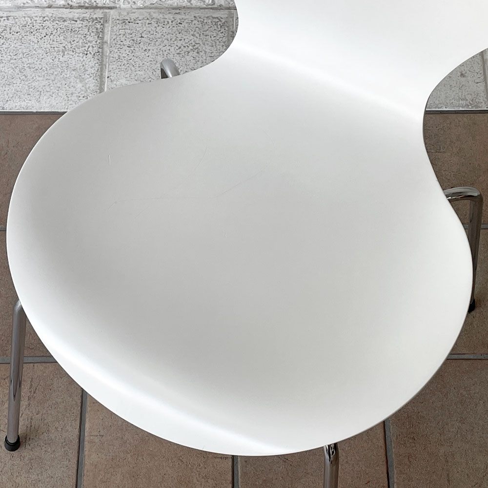 フリッツハンセン Fritz Hansen 3107 セブンチェア ラッカー仕上げ ホワイト スタッキング アルネ・ヤコブセン デンマーク 北欧家具 ◇