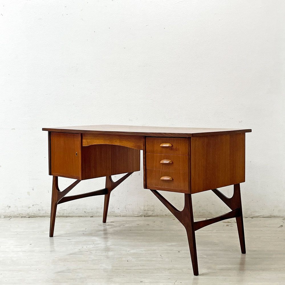 デンマーク ビンテージ Danish Vintage チーク材 両袖 デスク 1ドア 3ドロワー 60's ミッドセンチュリーモダン 北欧家具 ●