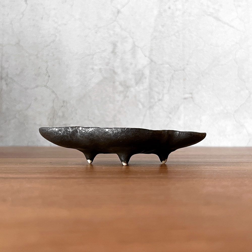 安福由美子 錆釉足付木瓜豆皿 W12.5cm 現代作家 ♪