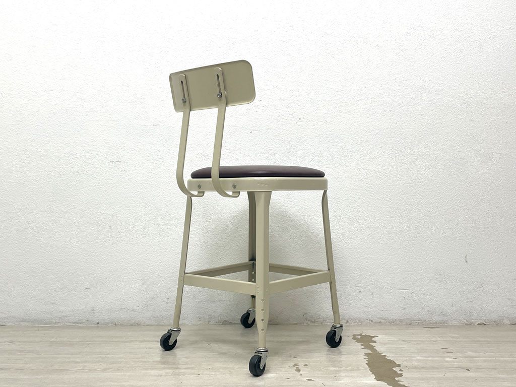 リオン LYON ファクトリー チェア FACTORY CHAIR グレー バックレスト クッション PVCレザー キャスター 座面高54.5cm パシフィックファニチャーサービス P.F.S取扱 ●