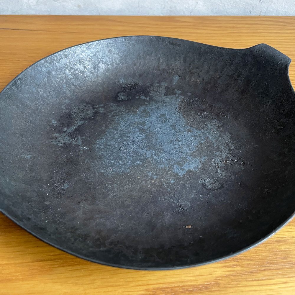 成田理俊 グラタン皿 鉄皿 プレート 鉄鍋 鉄鍛 Φ19cm 現代作家 ♪