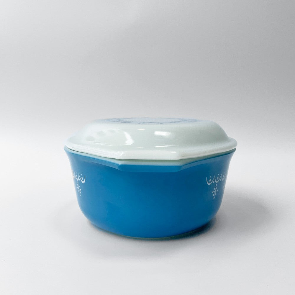 パイレックス Pyrex スノーフレーク ガーランド Snowflake キャセロール 蓋付 ブルー ミルクガラス ガラス オールドパイレックス USビンテージ ■