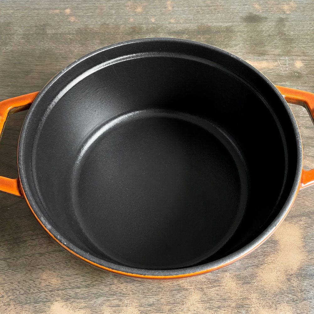 ストウブ STAUB ピコ ココット ラウンド 両手鍋 シナモン 18cm 鋳物 キャセロール ガス オーブン IH対応 フランス ♪