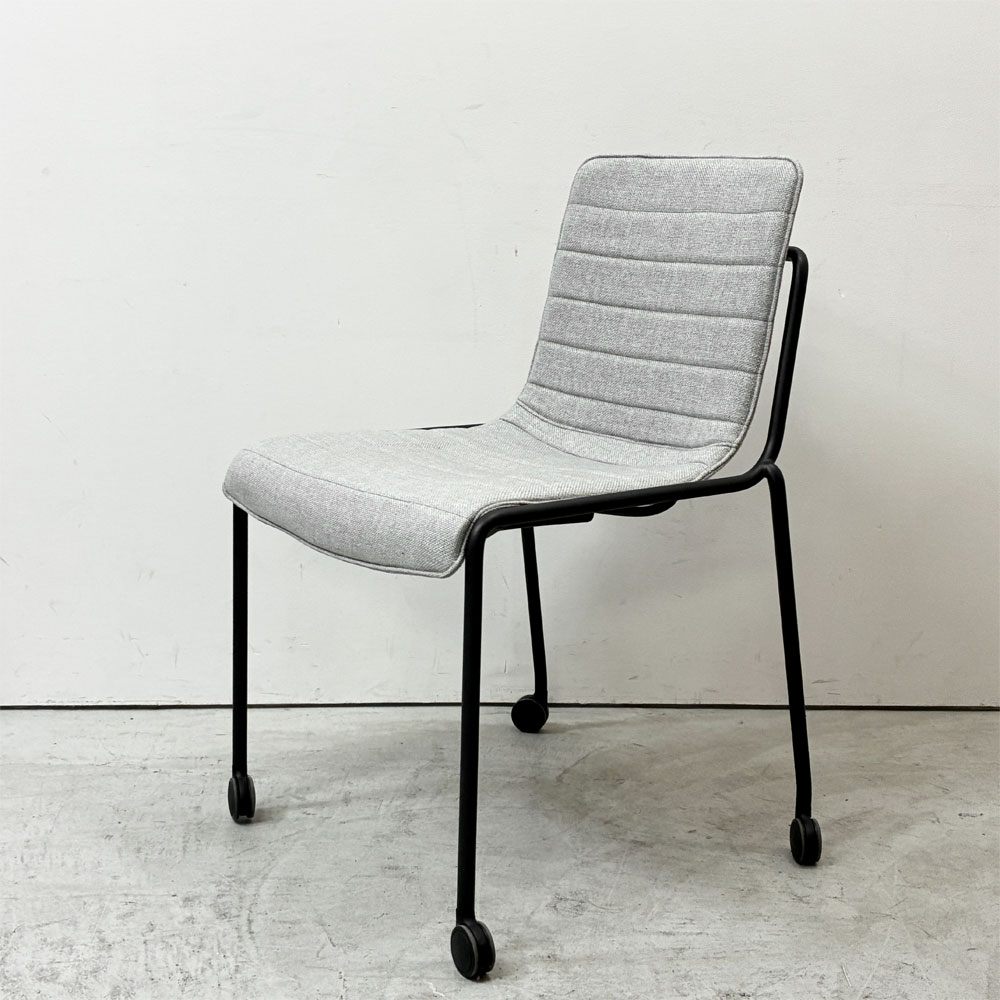 コクヨ KOKUYO オフセットフレームチェア offset frame chair オフィスチェア スタッキングチェア ファブリックシート スカイグレー キャスター 定価 ￥71,200- ●