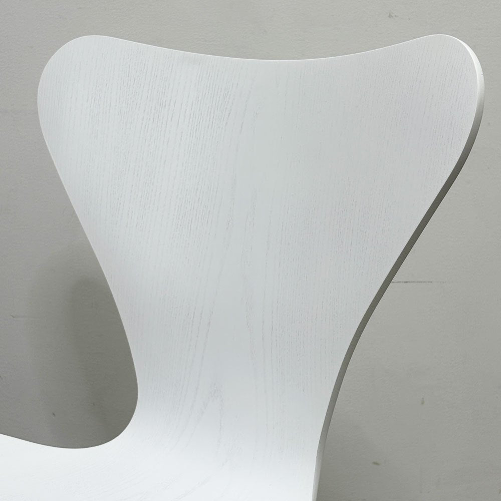 フリッツハンセン Fritz Hansen 3107 セブンチェア カラードアッシュ ホワイト スタッキング アルネ・ヤコブセン デンマーク 北欧家具 ●