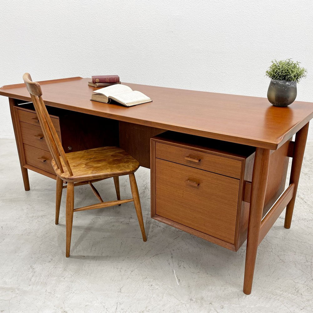 シバストファニチャー SIBAST FURNITURE No.207 両袖デスク チーク材 アルネ・ヴォッダー デンマークビンテージ 〓