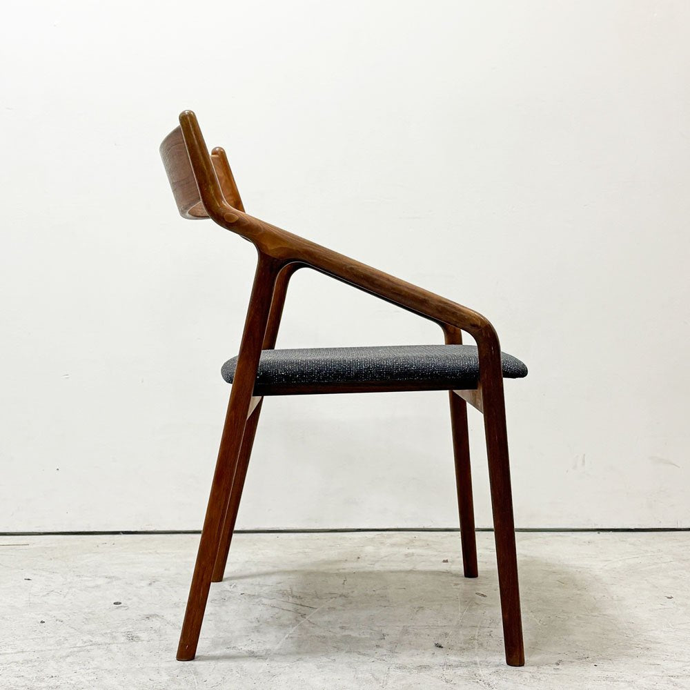 宮崎椅子製作所 ペペチェア PEPE side chair 背無垢タイプ ウォールナット ファブリック グレー系カラー フィンガージョイント 村澤一晃 ●