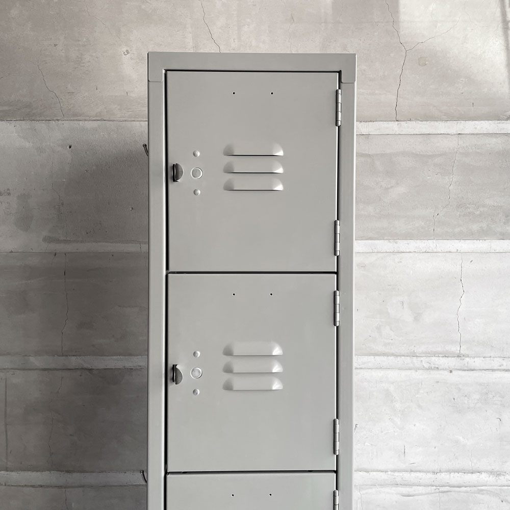 リオン LYON 4段スチールロッカー Standard Steel Four Tier Locker ダブグレー フック付 インダストリアル 店舗什器 ♪