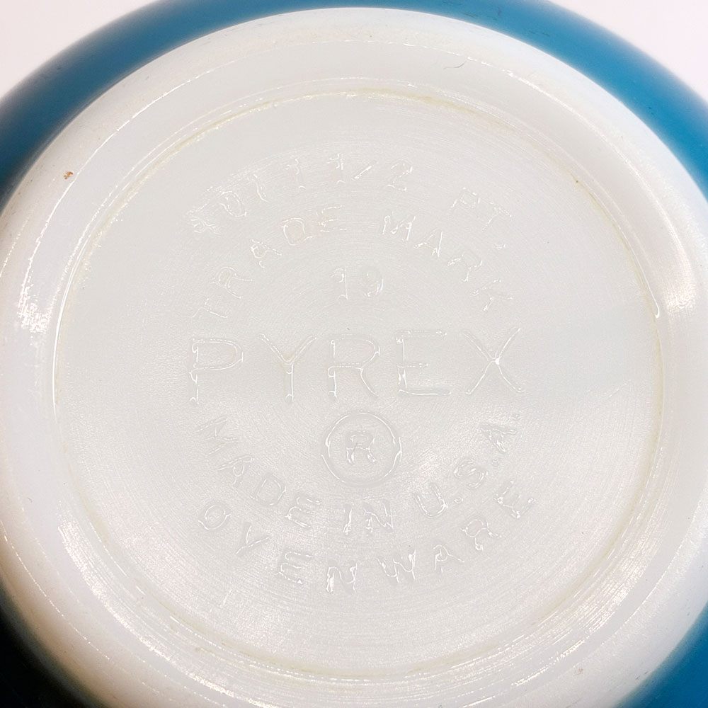 オールドパイレックス OLD PYREX ターコイズブルー ミキシングボウル Sサイズ Φ14.5cm 耐熱ミルクガラス USビンテージ ★