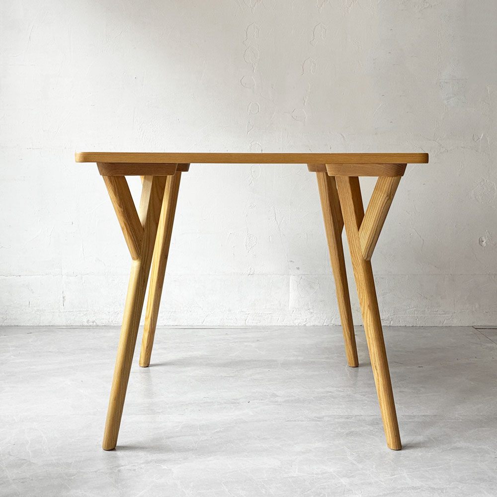 Scandinavian design 北欧デザイン イラーリ ILALI ダイニングテーブル アッシュ材 80cm スクエア天板 モダン 関家具取り扱い ★