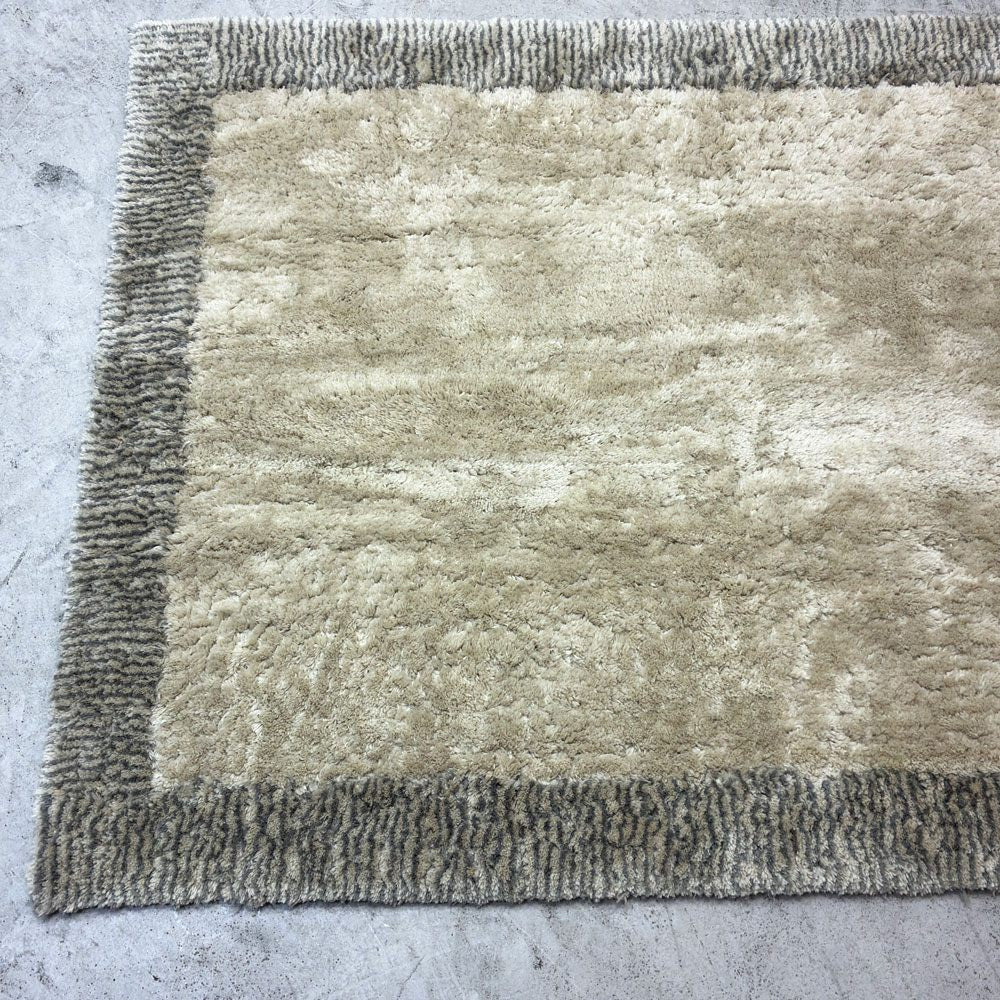 クラッシュゲート CRASH GATE COMFORM ファーモ ラグ 200x147cm ポリエステル 手洗い洗濯可能 滑り止め付き ●