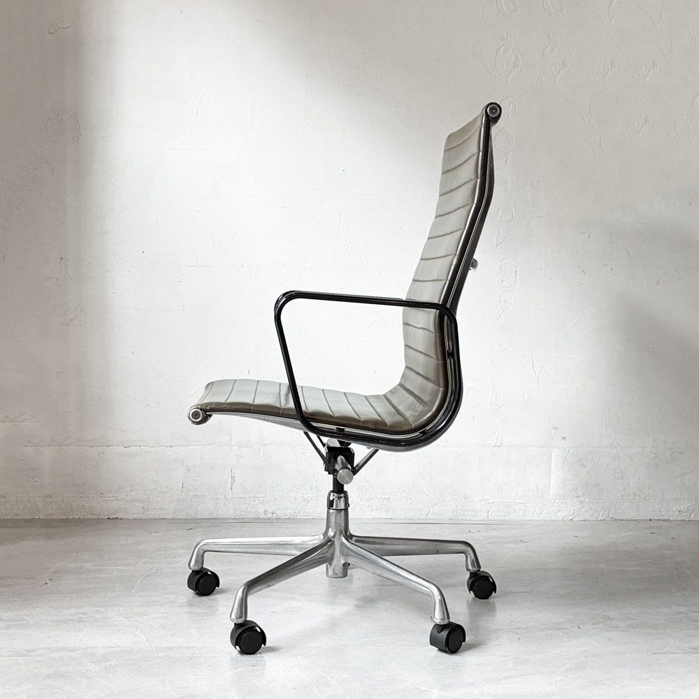 ハーマンミラー Herman Miller アルミナムグループ エグゼクティブチェア 50周年記念 ハイバック レザーシート 本革 ブラウン 5本脚 C&Rイームズ ミッドセンチュリー 希少 ★