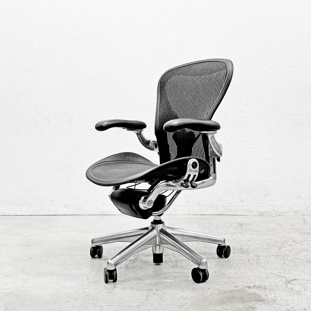 ハーマンミラー Herman Miller アーロンチェア Bサイズ ポスチャーフィット クラシックカーボンメッシュ ポリッシュドアルミベース ビル・スタンフ ＆ ドン・チャドウィック 〓