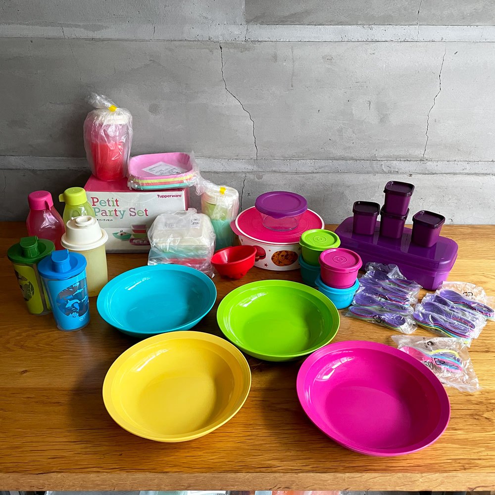 タッパーウェア Tupperware キャニスター 保存容器 食器 幼児向けカトラリー等 バラエティセット まとめ売り 計26個 アメリカ ♪