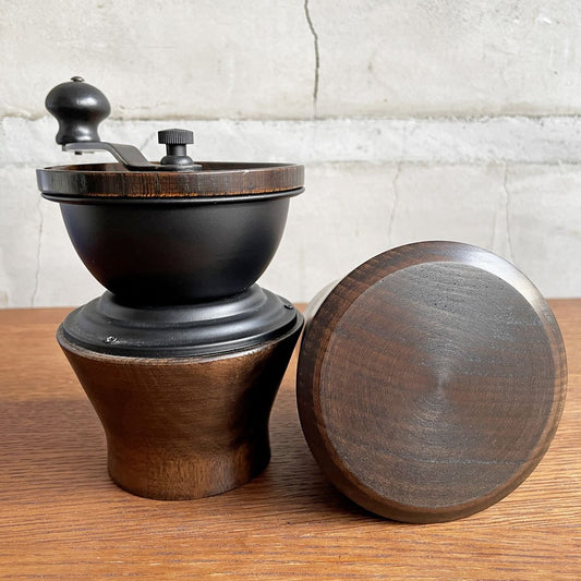 モクネジ Mokuneji × カリタ Kalita COFFEE MILL URUSHI KURO コーヒーミル 手動 木製 漆塗り 専用ミルカバー付 合計定価￥37,180- ♪