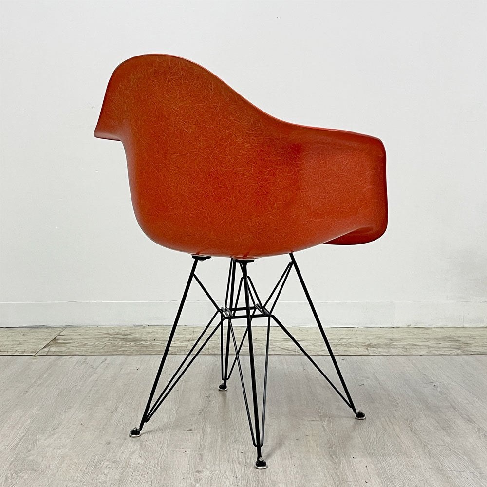 ハーマンミラー Herman Miller アームシェルチェア 現行FRP製 レッドオレンジ エッフェルベース C&R イームズ ミッドセンチュリー ●